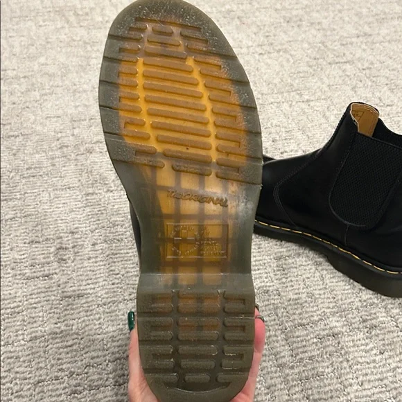 Dr. Martens 2976 SLIP RESISTANT
Leather Chelsea Boots 10 - Picture 6 of 6